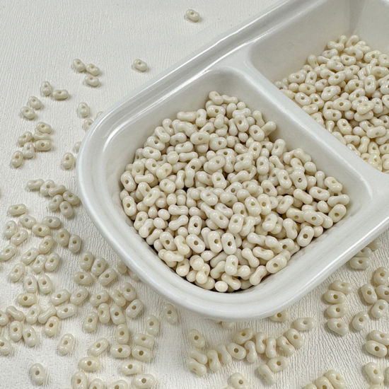 10 グラム (約 20 個/グラム) アクリル ファルファーレ シード ビーズ ピーナッツ ベージュ色 約 6.5mm x 4mm、 穴: 約 1.2mm、 の画像