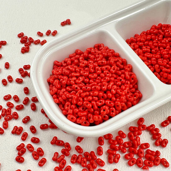 10 グラム (約 20 個/グラム) アクリル ファルファーレ シード ビーズ ピーナッツ 赤 約 6.5mm x 4mm、 穴: 約 1.2mm、 の画像