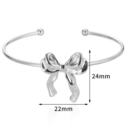 1 個 304ステンレス鋼 カフ バングル ブレスレット シルバートーン ちょう結び 5.5cm 直径、 の画像