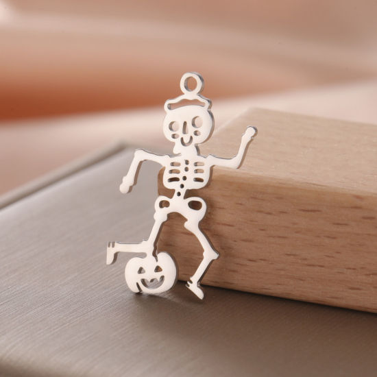 1 個 304ステンレス鋼 ハロウィン チャーム シルバートーン 骨組み 26mm x 12mm、 の画像