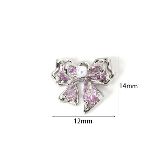 1 個 真鍮 チャーム プラチナメッキ リボン アクリル模造真珠 ピンク ジルコン 14mm x 12mm、 の画像