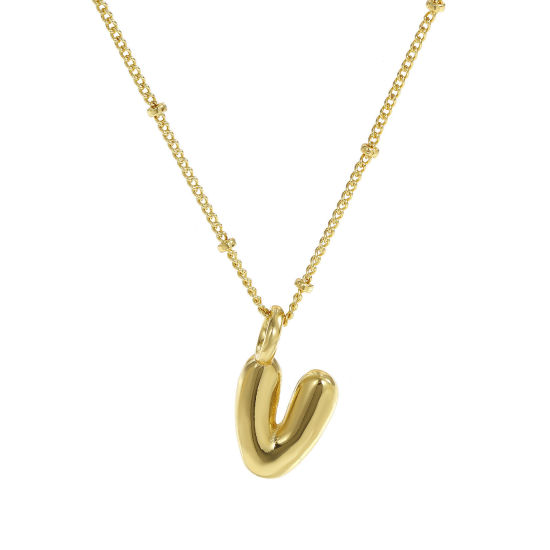 Image de Collier à Breloques Alphabet Majuscule Lettre Initiale Plaqué Or Véritable 18K en Laiton Pour Femmes, Chaîne Maille Cheval 45cm + 5cm, Message " V " Exquis Cadeau, Respectueux de la Nature, 1 Pièce