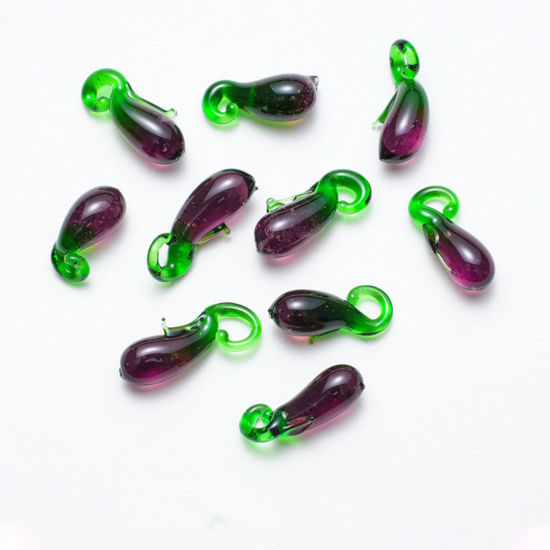 5 個 ランプワークガラス チャーム 深紫色 茄子 25mm x 10mm、 の画像