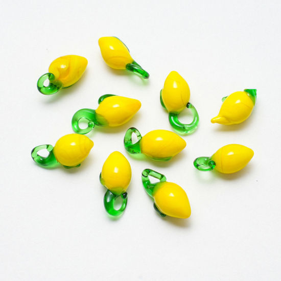 5 個 ランプワークガラス チャーム 黄色 レモン 25mm x 10mm、 の画像