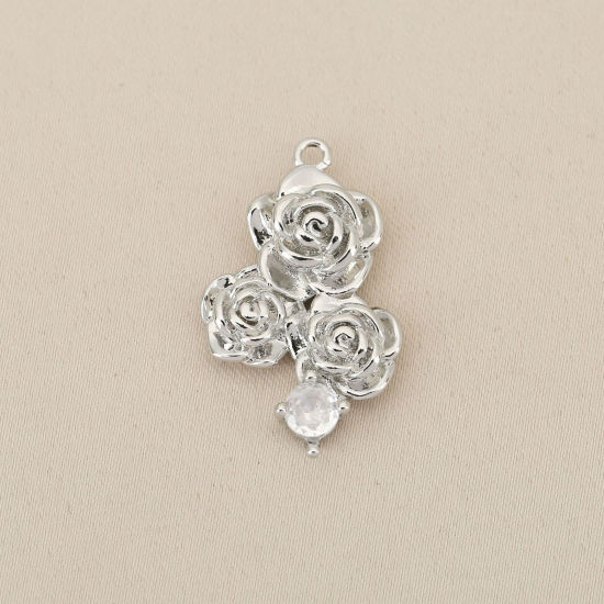 2 個 真鍮 チャーム 卸売り リアルプラチナメッキ バラ クリア ジルコン 23mm x 14mm、 の画像
