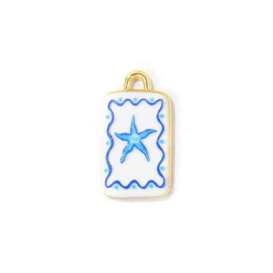 Image de 2 Pcs Breloques En Gros Bijoux d'Océan Respectueux de la Nature en Laiton Plaqué Or Véritable 18K Bleu Rectangle Etoile de Mer Imprimé 23mm x 12.5mm