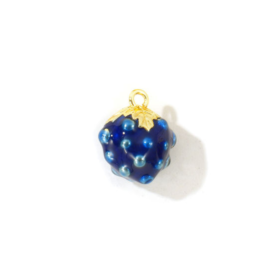 2 個 真鍮 3D チャーム 卸売り, 葡萄 18Kゴールドメッキ 青 エナメル 14mm x 12mm、 の画像