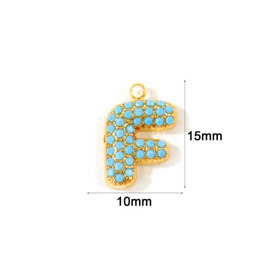 2 個 エコフレンドリー PVD 防水 耐変色性の 低アレルギー性の 304ステンレス鋼 キャピタルレター チャーム 卸売り 18Kリアルゴールドメッキ 文字「 F 」 マイクロパヴェ ブルー ジルコン 15mm x 10mm、 の画像