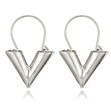 Boucles d'Oreilles Simple Argent Mat Forme V 3.7cm, 1 Paire