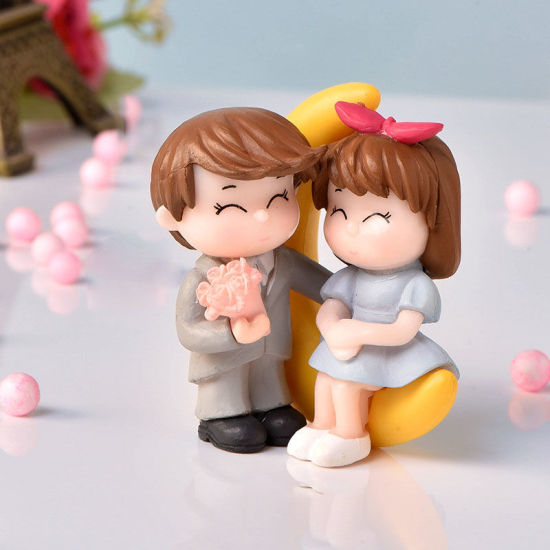 Image de Multicolore - 2 # Micro Paysage Décoration Miniature de Couples Poupée en Résine 5.6x4.6cm, 1 Pièce