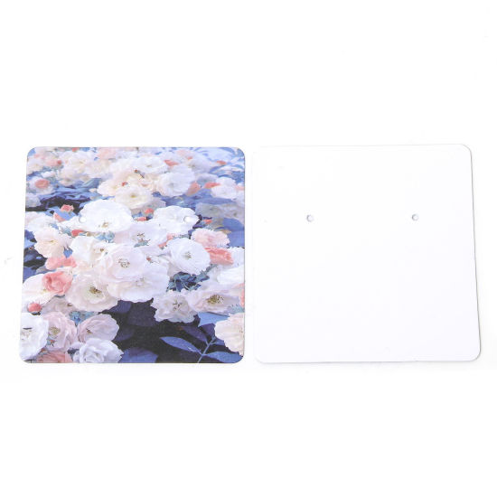 50 個 アートペーパー ジュエリーイヤリングディスプレイカード 正方形 白 + 青 花パターン 6cm x 6cm、 の画像