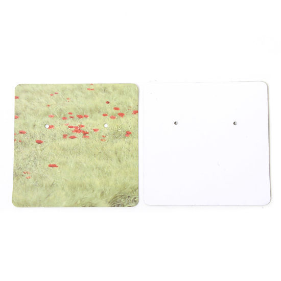 50 個 アートペーパー ジュエリーイヤリングディスプレイカード 正方形 緑 草パターン 6cm x 6cm、 の画像