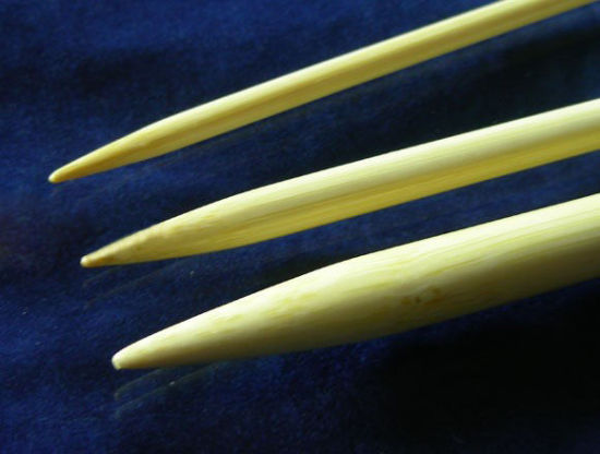 Image de (US15-0 10.0mm-2.0mm) Aiguilles à Tricoter Unique Point en Bambou Couleur Naturelle 33-34cm long, 1 Kit ( 30 PCs/Kit)
