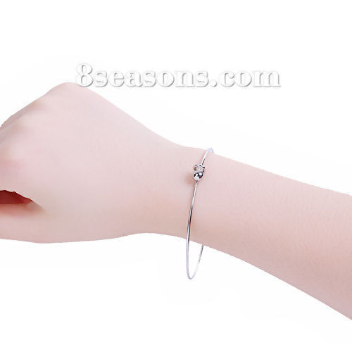 Image de Bracelets en 304 Acier Inoxydable Extensible Unique Nœud Rond Réglable Avec Boule Amovible Argent Mat 21cm 1 Pièce