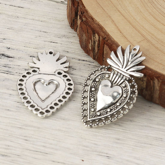 Bild von Zinklegierung Anhänger Ex Voto Herz Antiksilber 41mm x 24mm, 5 Stück