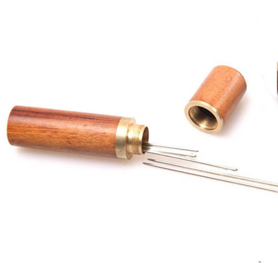 Image de Boîte de Stockage Aiguille en Santal Colonne Brun 82mm x 18mm, 1 Pièce