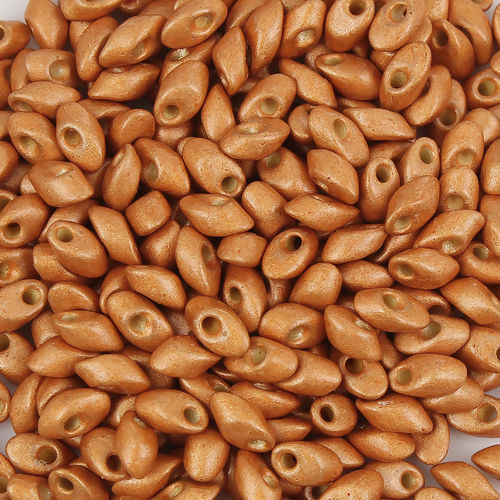 （日本輸入） ガラス ロングマガ玉ビーズ ゴールデンブラウン ラスター きらめき 約 8mm x 4mm - 7mm x4mm、 穴: 約 1.3mm、 5 グラム (約 8 個/グラム) の画像