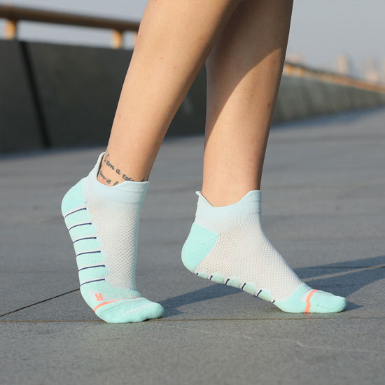 Image de Chaussettes de sport multifonctions antidérapantes respirantes pour femmes rayées taille S （35-39）, 1 paire