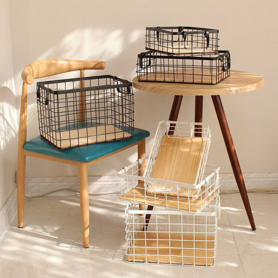 Image de Panier De Rangement En Grille En Fer Forgé Avec Planche De Bois
