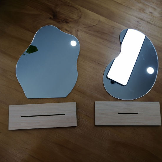 Image de Base en bois et miroir de maquillage de bureau en acrylique