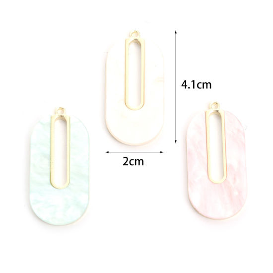 亜鉛合金+アクリル 酢酸シリーズ ペンダント 楕円形 丸い 金メッキ 多色 透かし 4.1cm x 2cm、 5 個 の画像