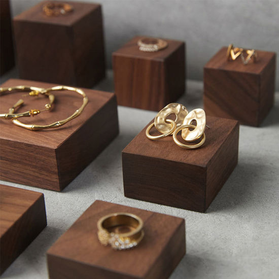 Image de Présentoirs à Bijoux en Juglans Brun Foncé , 1 Pièce