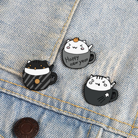可愛い かわいい キュート ブローチ カップ 猫 多色 エナメル 1 個 の画像