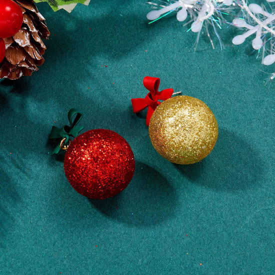 樹脂 クリスマス 非対称イヤリングピアス 多色 ボール ちょう結び きらめき 1 ペア の画像