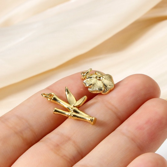 Image de 1 Pièce Breloques en Laiton Fleur Plaqué Or Véritable 18K