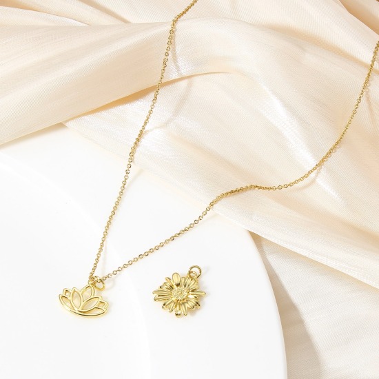 Image de 1 Pièce Breloques en Laiton Fleur Plaqué Or Véritable 18K