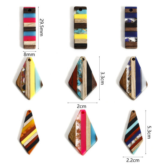 Image de 2 Pcs Breloques Résine à Effet de Bois Naturel Multicolore Géométrique Rayées