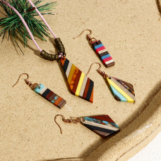 Image de 2 Pcs Breloques Résine à Effet de Bois Naturel Multicolore Géométrique Rayées