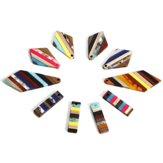 Image de 2 Pcs Breloques Résine à Effet de Bois Naturel Multicolore Géométrique Rayées