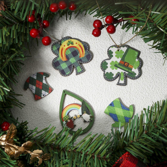 Image de 10 Pcs Pendentifs Fête de la St Patrick en Bois Naturel Vert