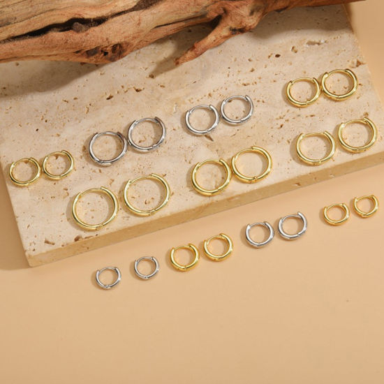 Image de 1 Paire Placage Sous Vide Écologique Exquis Boucles d'Oreilles Créole Anneaux Simple en Cuivre Annulaire Plaqué Or Véritable Diplômé Pour Femmes