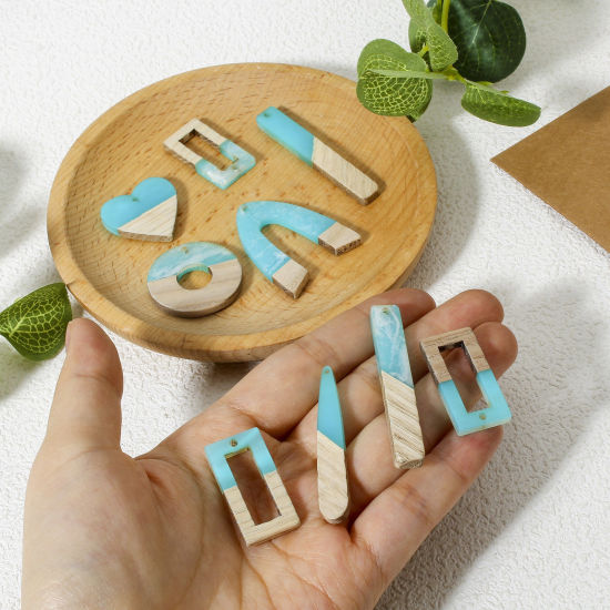 Image de 2 Pcs Pendentifs Résine à Effet de Bois Naturel Bleu Lac Géométrique