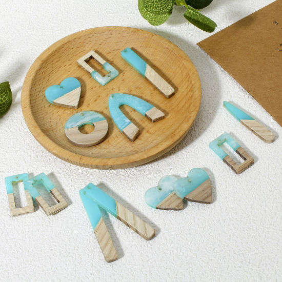 Image de 2 Pcs Pendentifs Résine à Effet de Bois Naturel Bleu Lac Géométrique
