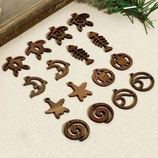 Image de 5 Pcs Pendentifs Bijoux d'Océan en Juglans Brun