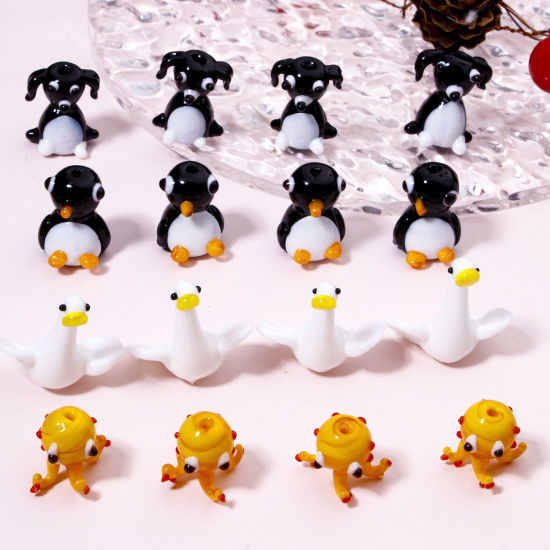 Immagine di 2 Pz Lampwork Vetro Perline per la Creazione di Gioielli con Ciondoli Fai-da-te Polpo Multicolore Pinguino Animale Disegno 3D