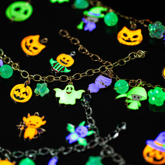 Imagen de 10 Unidades Zamak Halloween Colgantes Chapado en Oro Halloween Araña Halloween Murciélago Brillan en la oscuridad