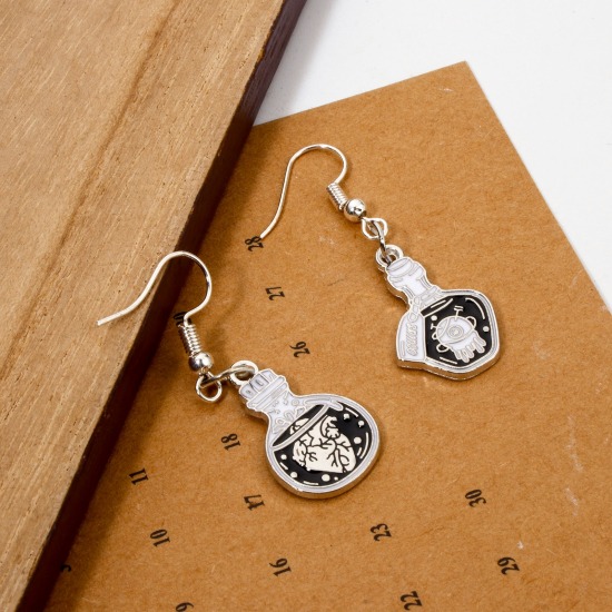 Picture of Zinc Based Alloy Halloween Charms Silver Tone Black & White Skull Enamel