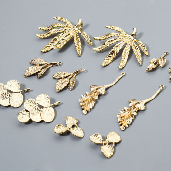 Image de 2 Pcs Pendentifs en Laiton Respectueux de la Nature Feuille Plaqué Or Véritable 18K