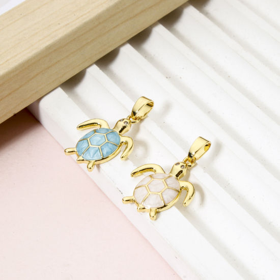 2 個 エコフレンドリー 真鍮 海ジュエリー チャーム ペンダント 18Kリアルゴールドメッキ 海亀 エナメル 22mm x 15mm、 の画像
