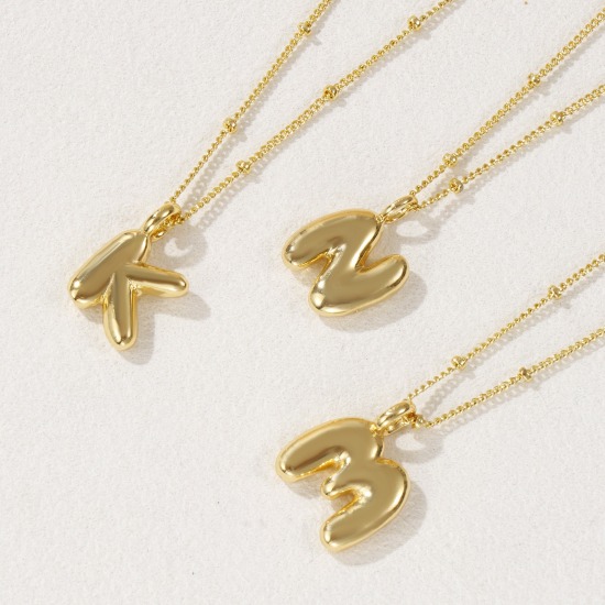 Image de Collier à Breloques Alphabet Majuscule Lettre Initiale Plaqué Or Véritable 18K en Laiton Pour Femmes, Chaîne Maille Cheval 45cm + 5cm, Message " A-Z " Exquis Cadeau, Respectueux de la Nature, 1 Pièce