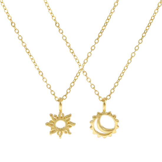 Image de Collier à Breloques Soleil & Lune Plaqué Or Véritable 18K en Laiton Pour Femmes, Chaîne Maille Forçat 46cm + 6cm, Galaxie Exquis Respectueux de la Nature, 1 Pièce