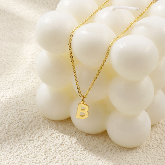 Image de Collier à Breloques Plaqué Or Véritable 18K en Laiton Pour Femmes, Chaîne Maille Forçat 45cm + 5cm, Message " A-Z " Alphabet Majuscule Lettre Initiale Minimaliste Cadeau, Respectueux de la Nature, 1 Pièce