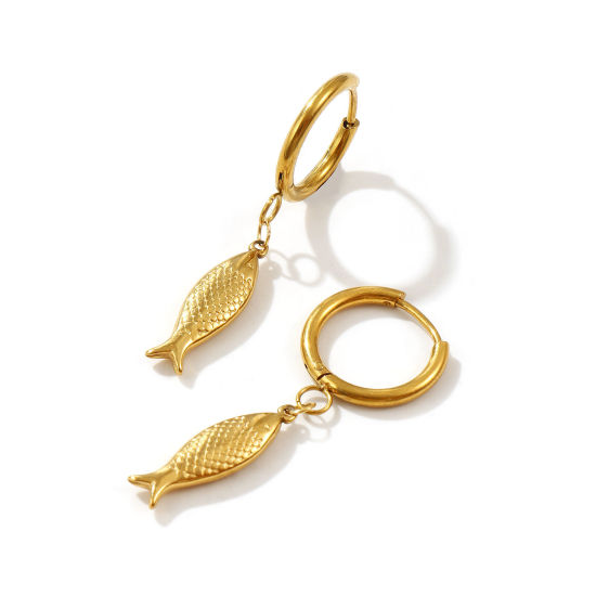 Eco-friendly PVD Vacuum Plating Stylish Ocean Jewelry 18K Gold Plated 304 Stainless Steel Fish Animal 3D Hoop Earrings For Women Gift の画像