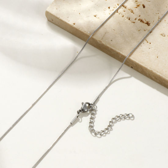 Image de Colliers En Gros Multicolore en 304 Acier Inoxydable, Chaîne Maille Serpent, aux Femmes Respectueux de la Nature Exquis Minimaliste Cadeau Bijoux pour Détaillants 1 Pièce
