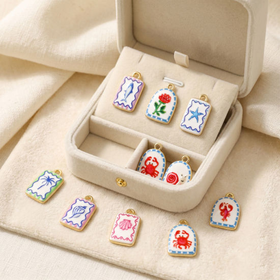 Image de 2 Pcs Breloques En Gros Respectueux de la Nature en Laiton Plaqué Or Véritable 18K Rose Animal Marin Imprimé