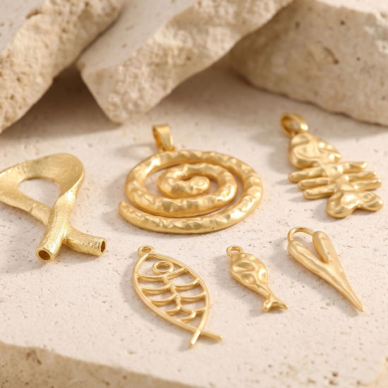 Picture of 1 Piece Zinc Based Alloy Pendants Wholesale Matt Gold